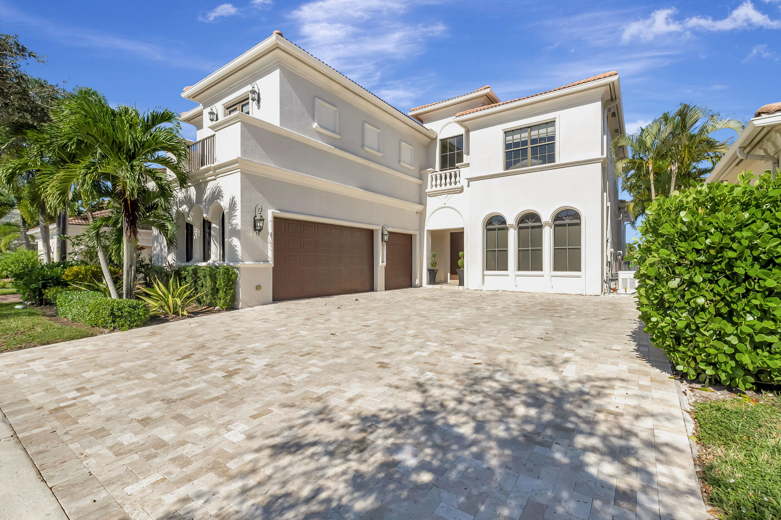 17979 Lake Azure Way