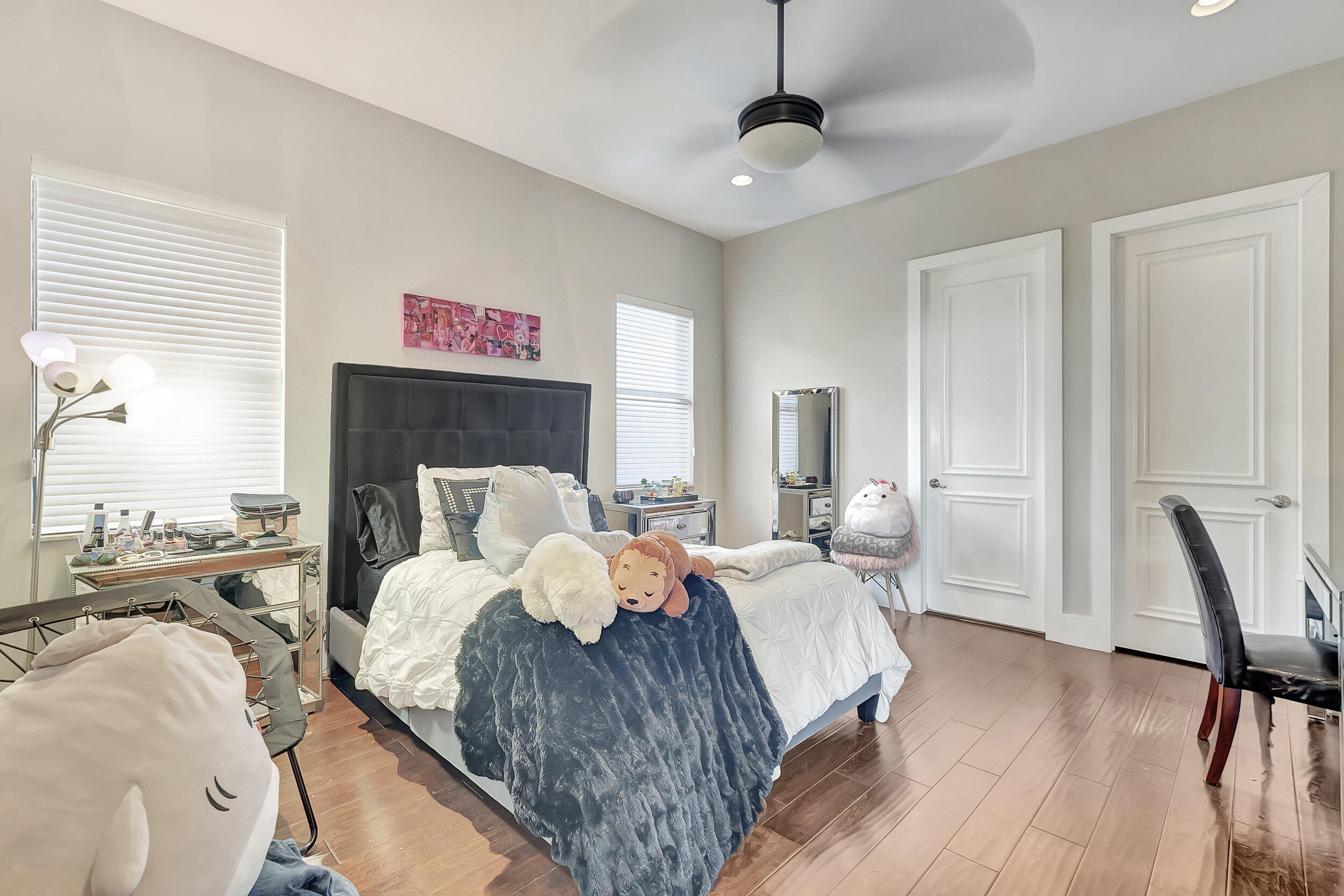 17979 Lake Azure Way