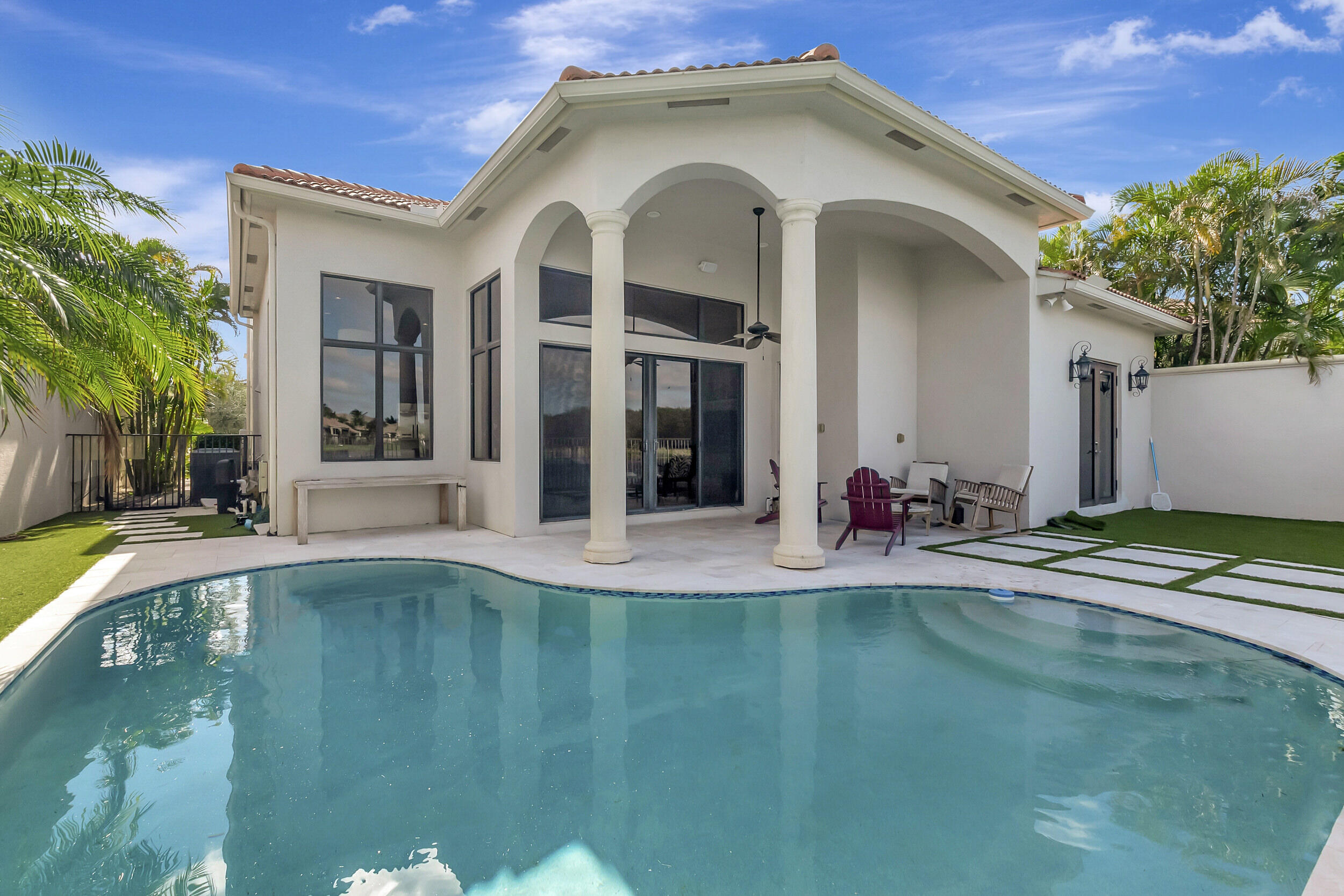 17979 Lake Azure Way