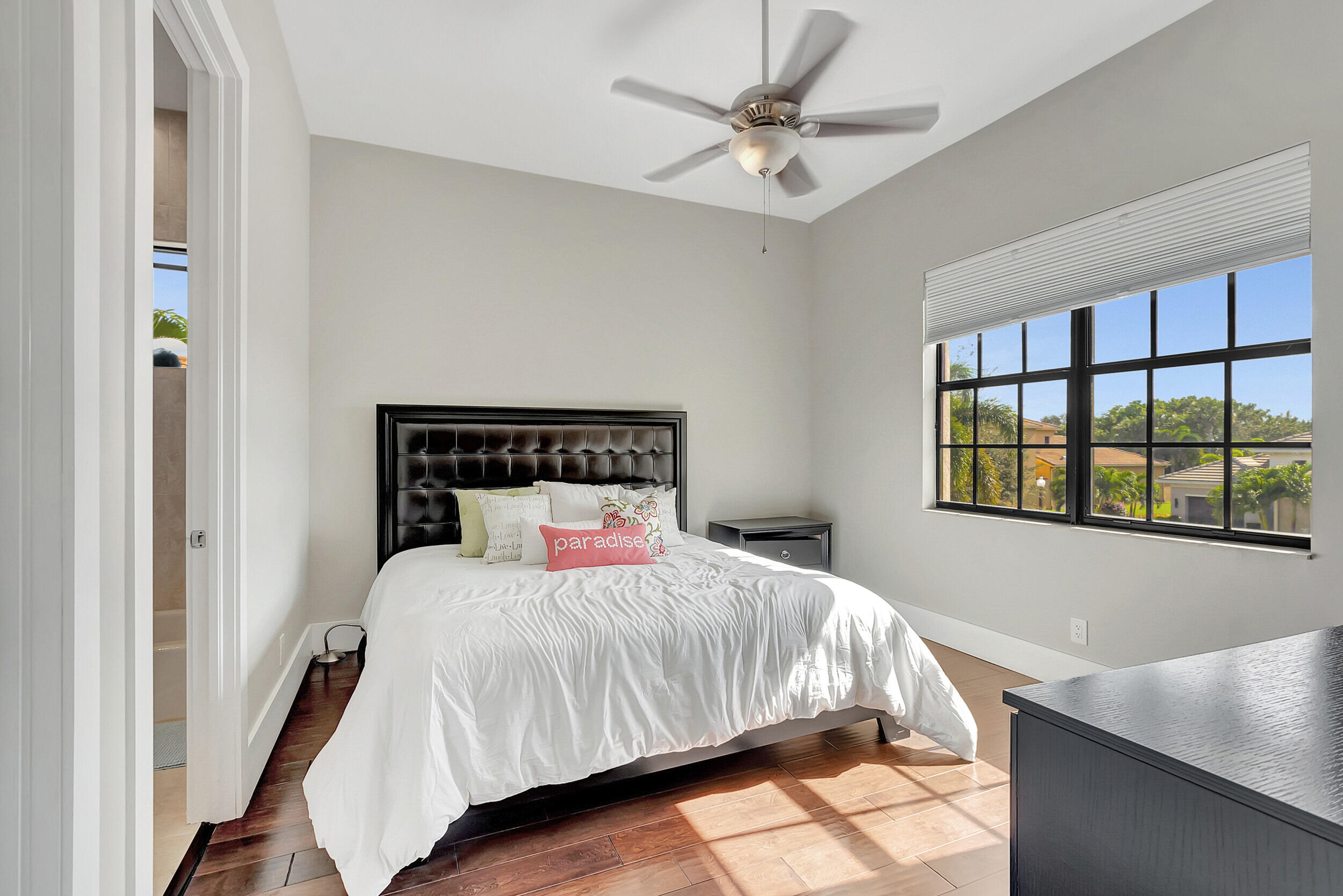 17979 Lake Azure Way