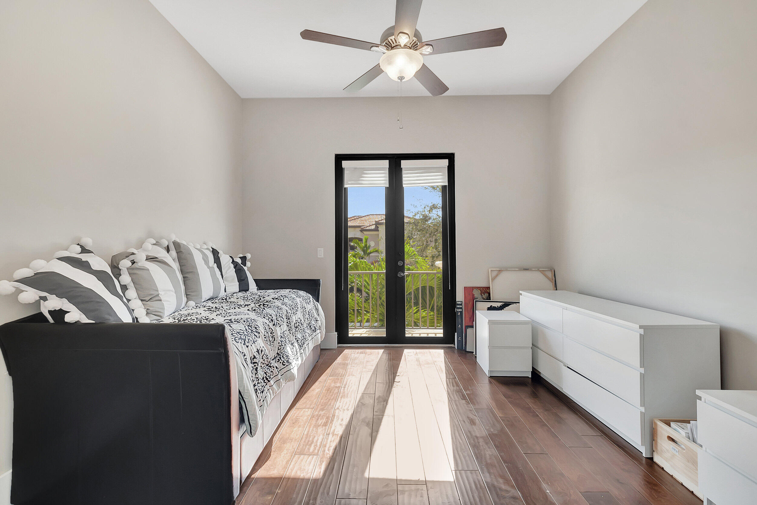 17979 Lake Azure Way