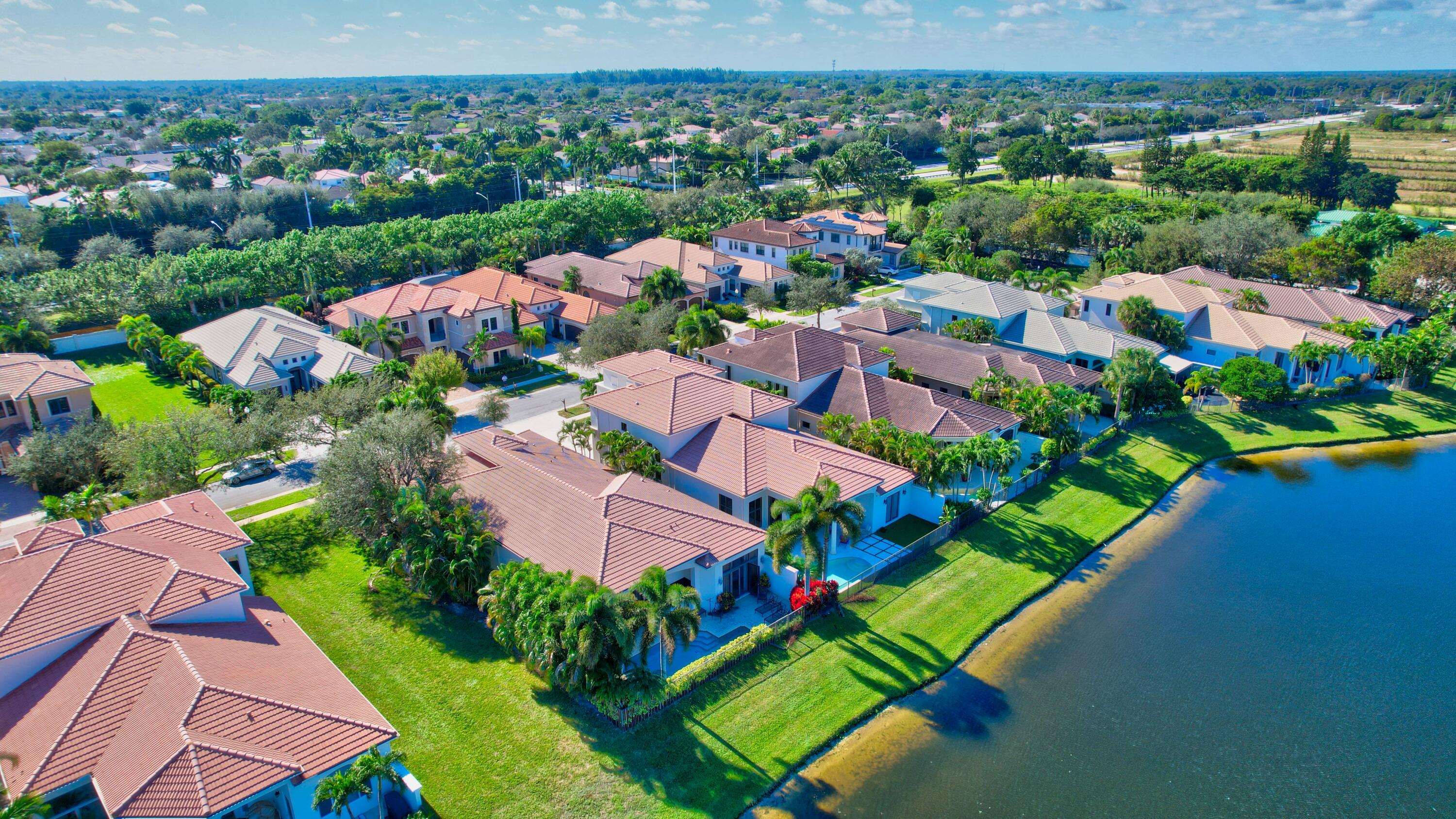 17979 Lake Azure Way