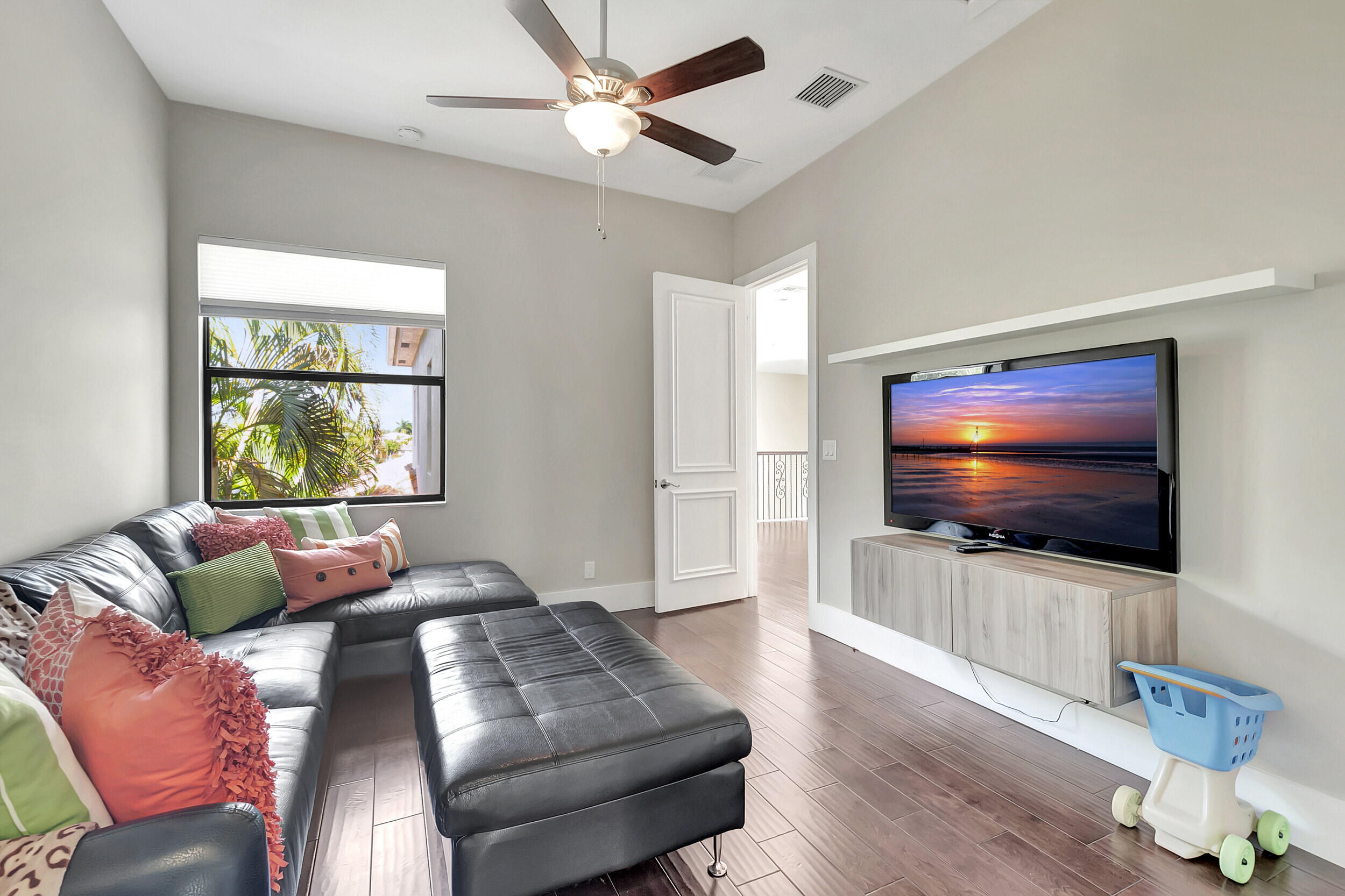 17979 Lake Azure Way