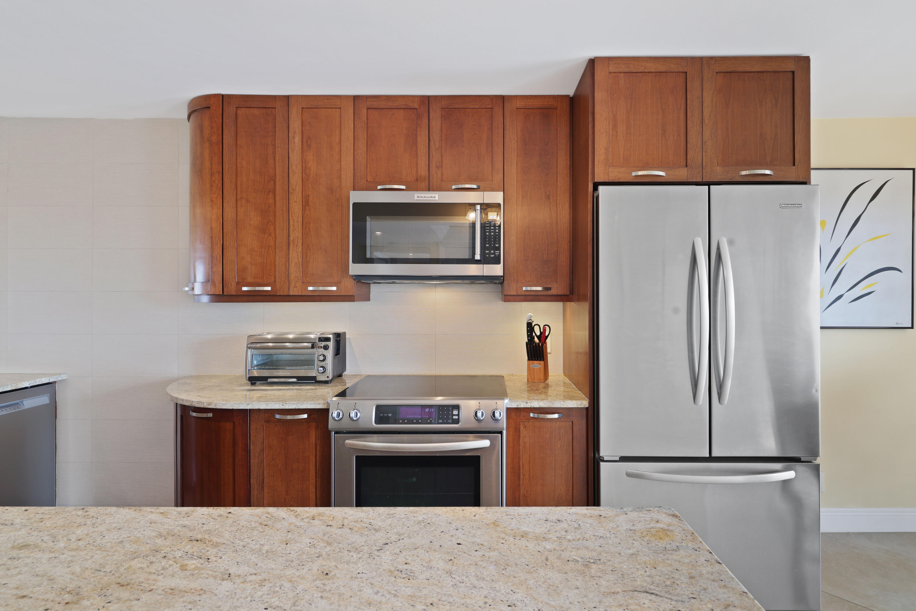 2611 N Riverside Drive Unit: 1006