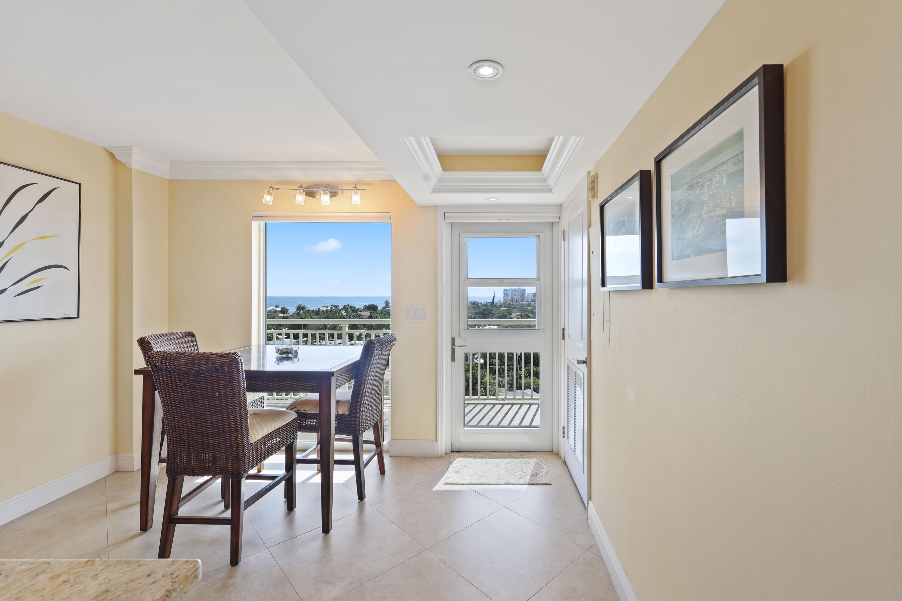 2611 N Riverside Drive Unit: 1006