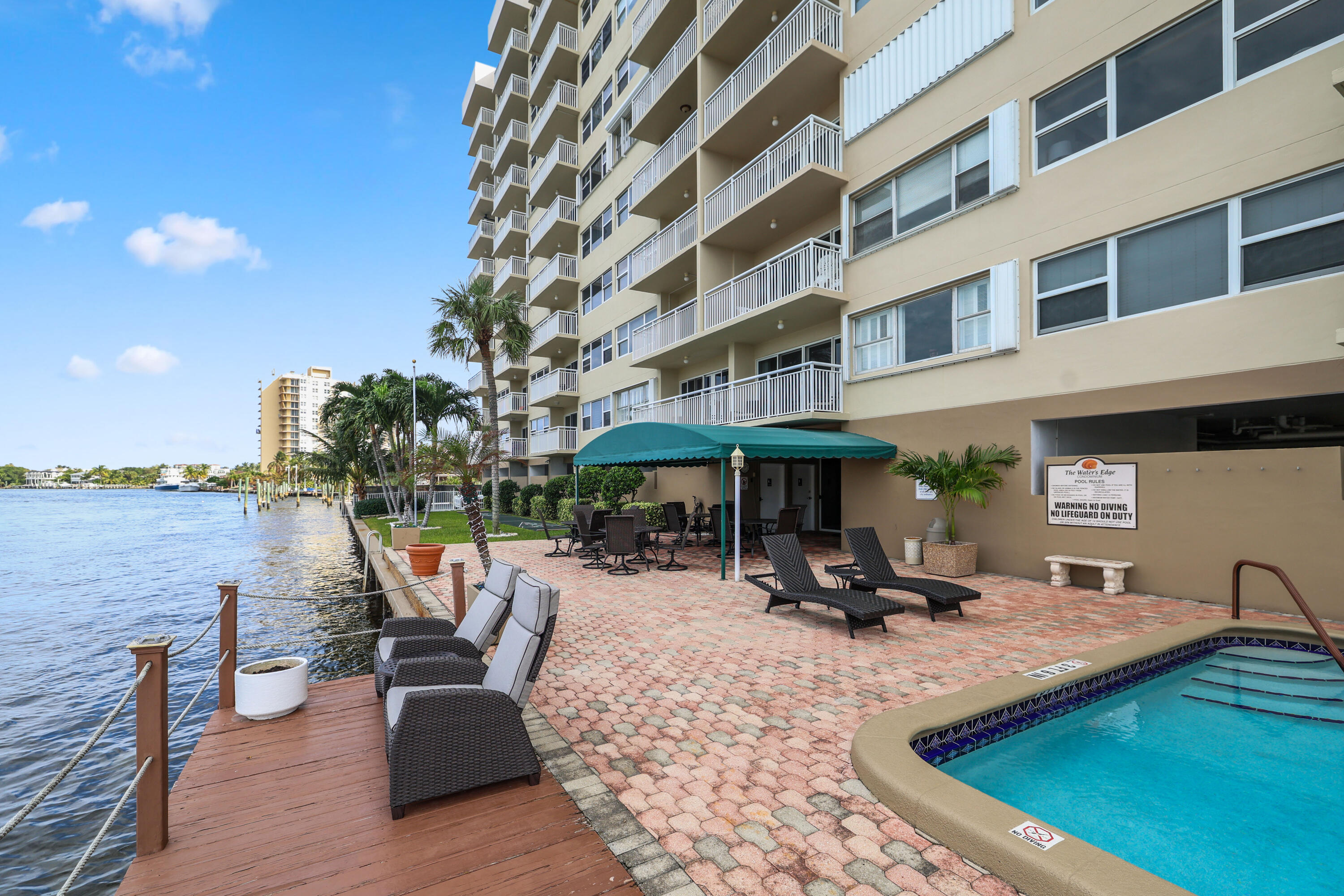 2611 N Riverside Drive Unit: 1006