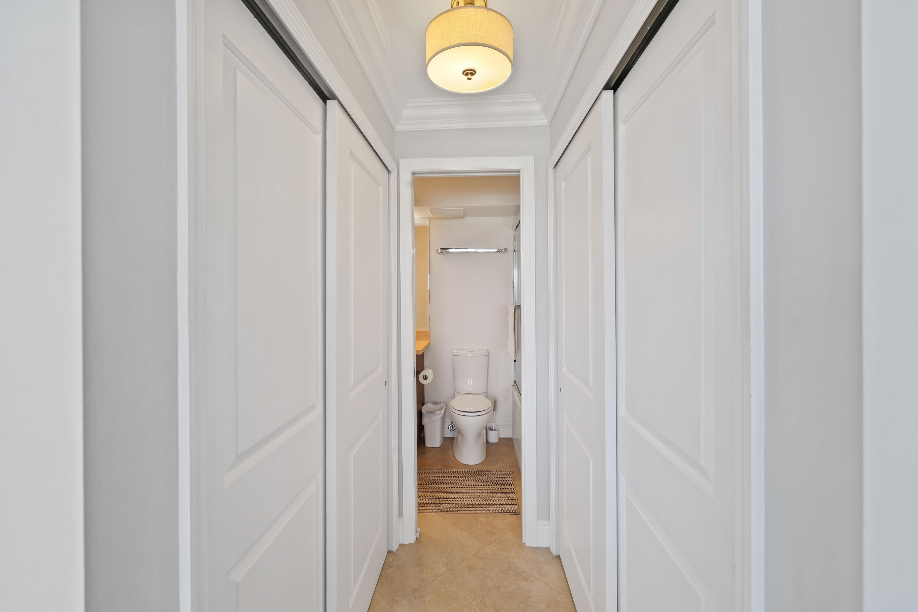 2611 N Riverside Drive Unit: 1006