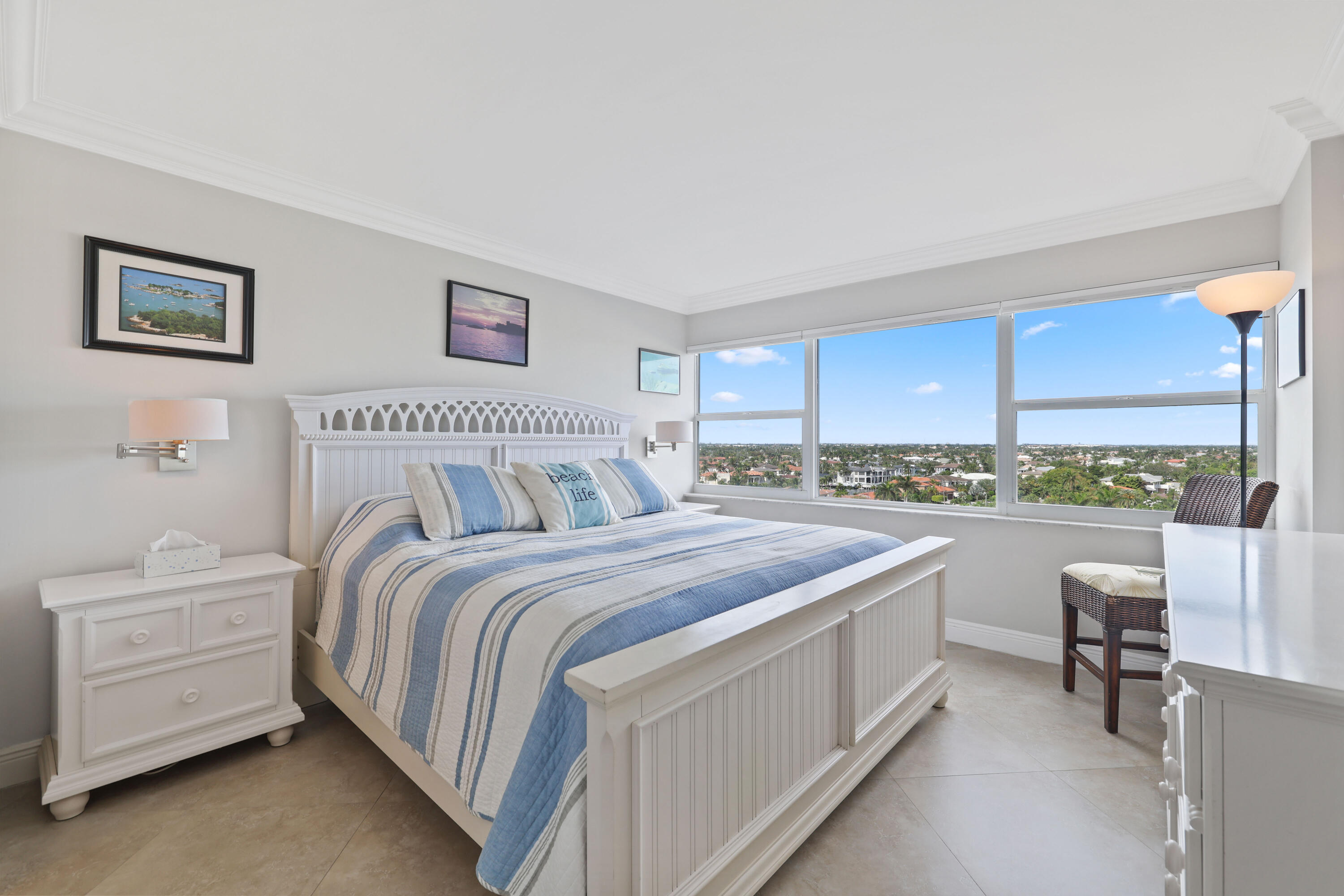 2611 N Riverside Drive Unit: 1006