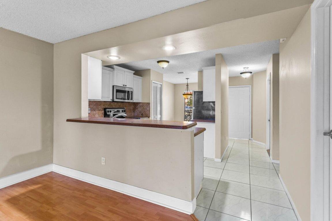 10296 Riverbend Ter Terrace