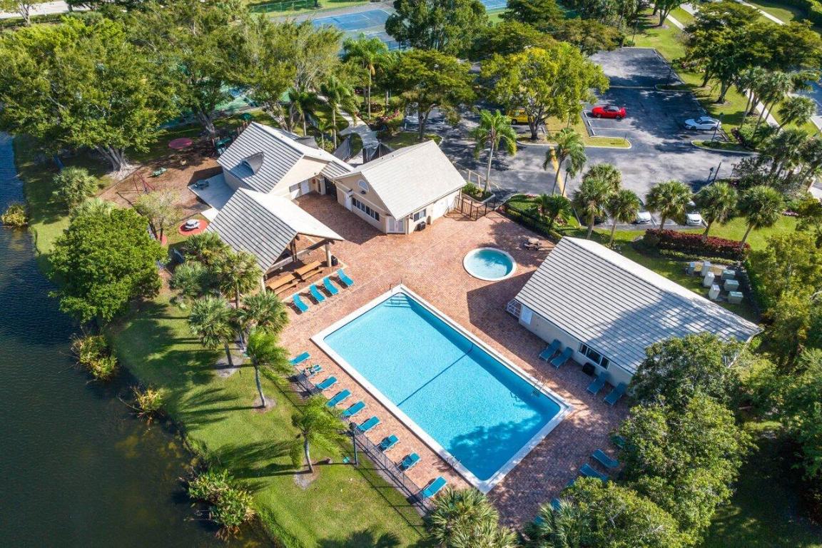 10296 Riverbend Ter Terrace