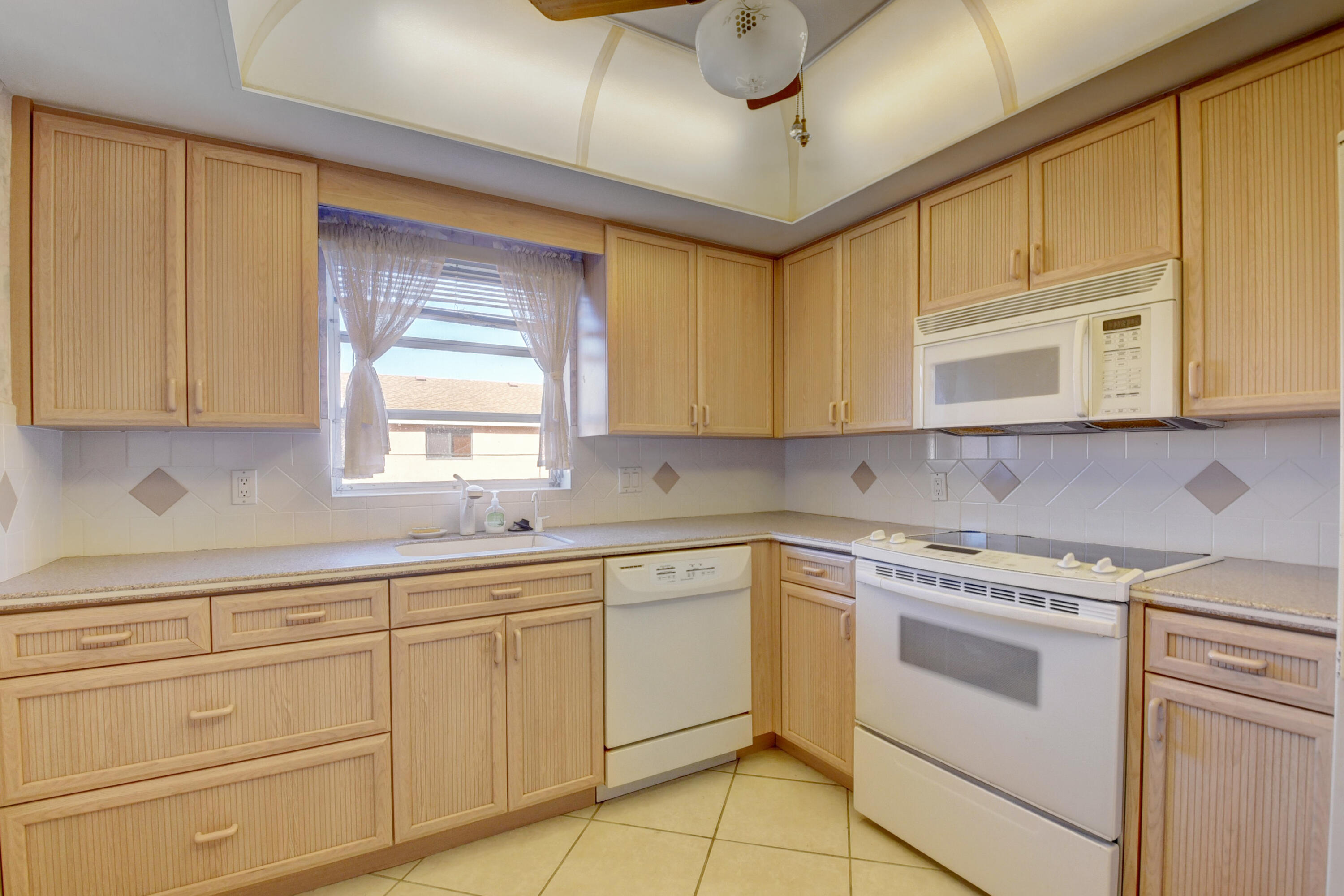 25 SE 13th Street B6, Boca Raton Unit: B6