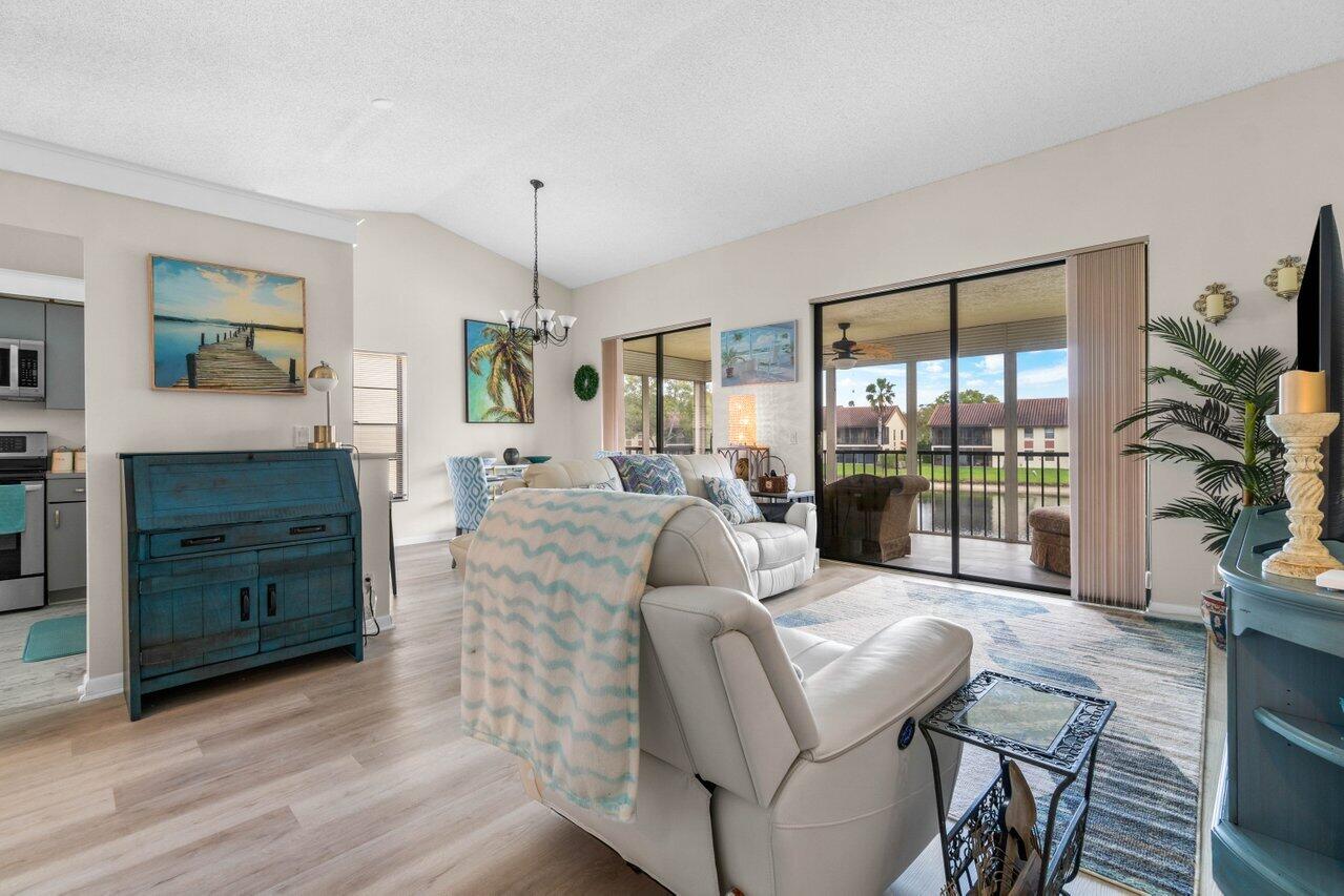 10279 N Circle Lake Drive Unit: 201