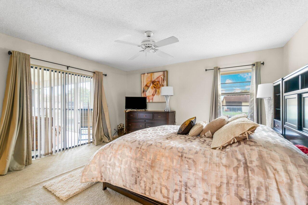 10279 N Circle Lake Drive Unit: 201