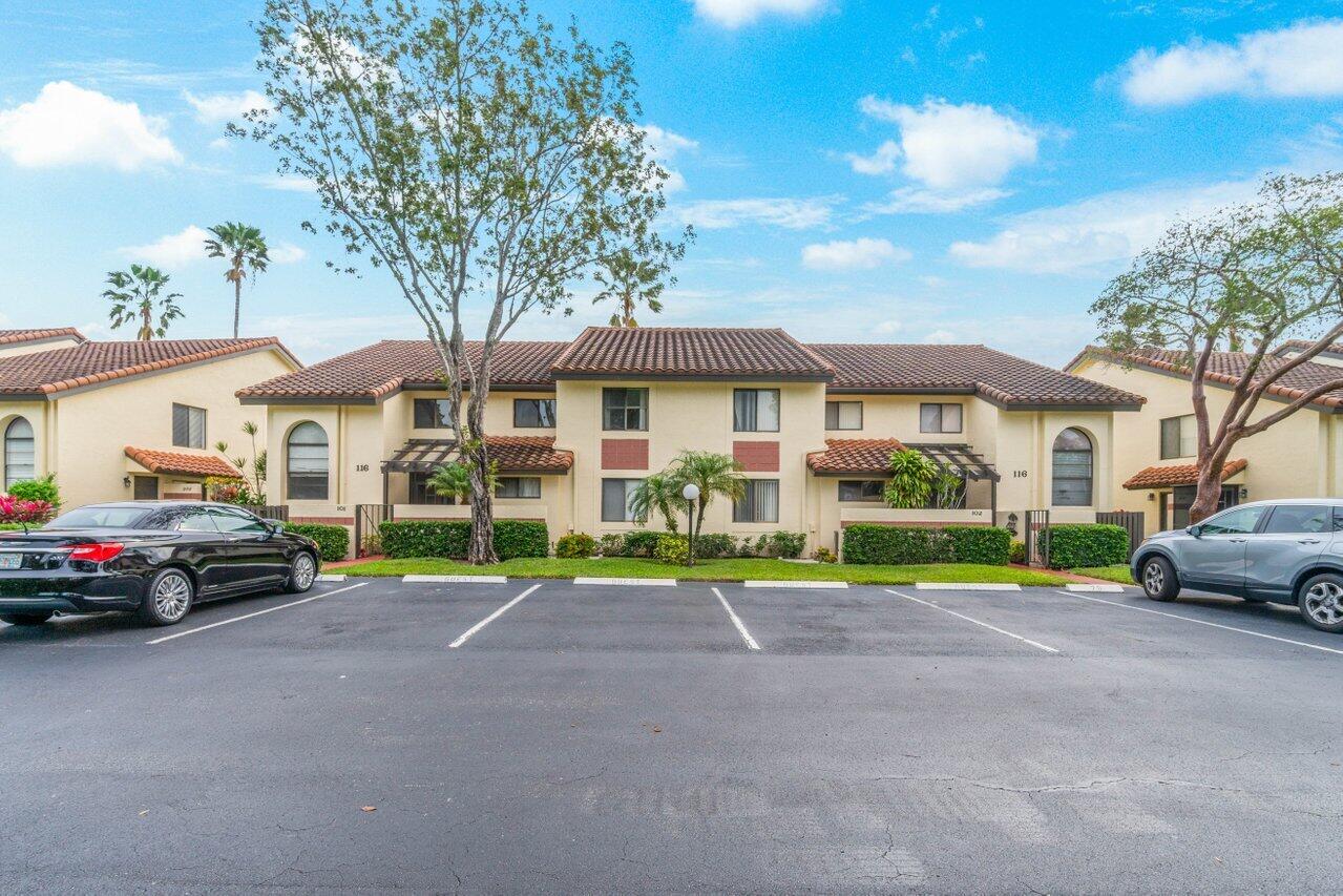 10279 N Circle Lake Drive Unit: 201