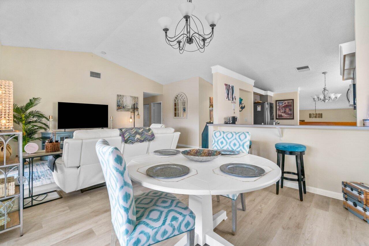 10279 N Circle Lake Drive Unit: 201