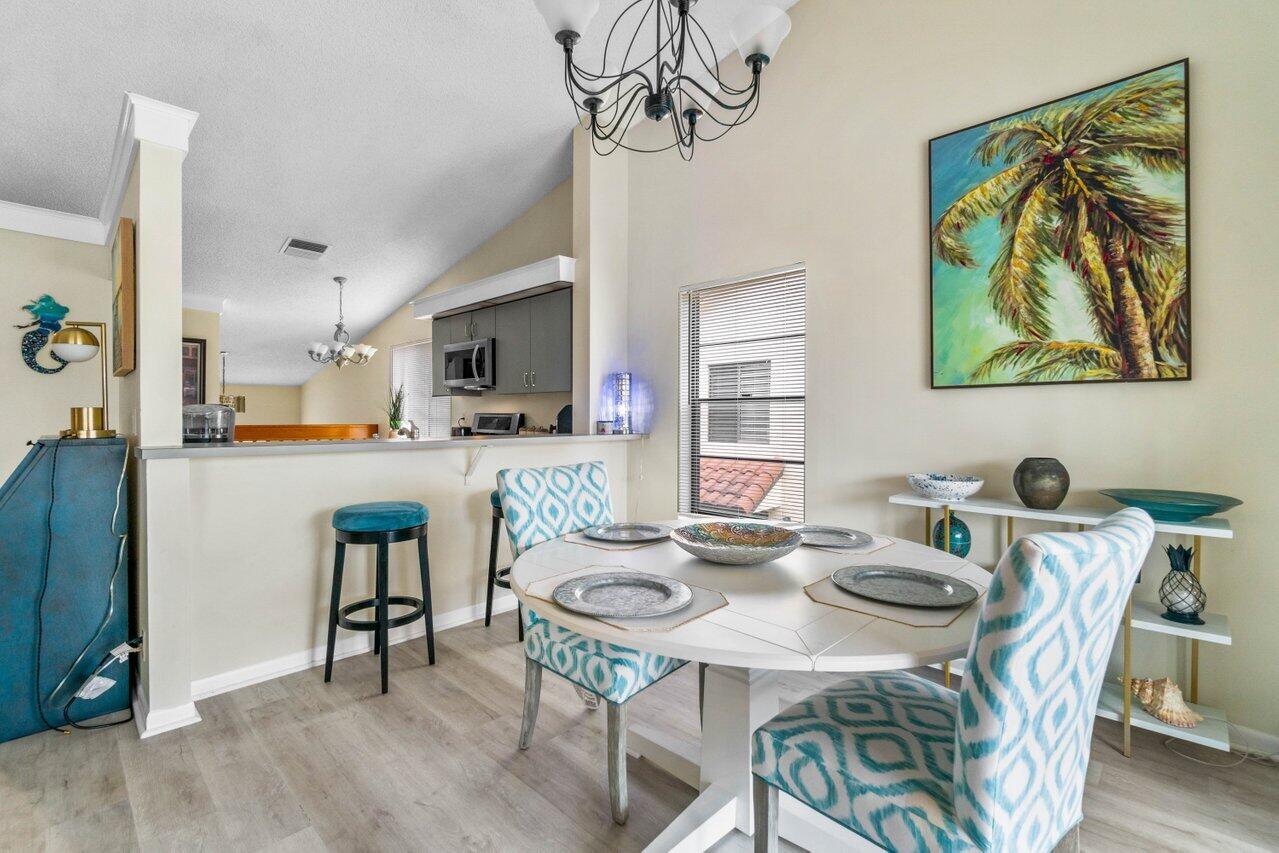 10279 N Circle Lake Drive Unit: 201