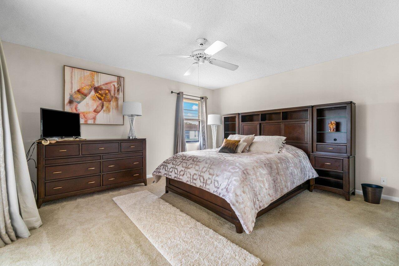 10279 N Circle Lake Drive Unit: 201