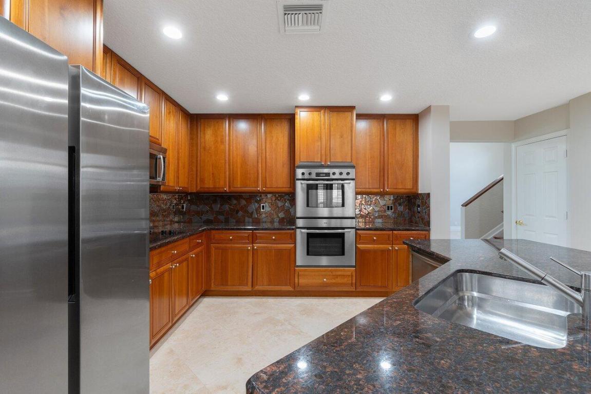 12199 Rockledge Circle