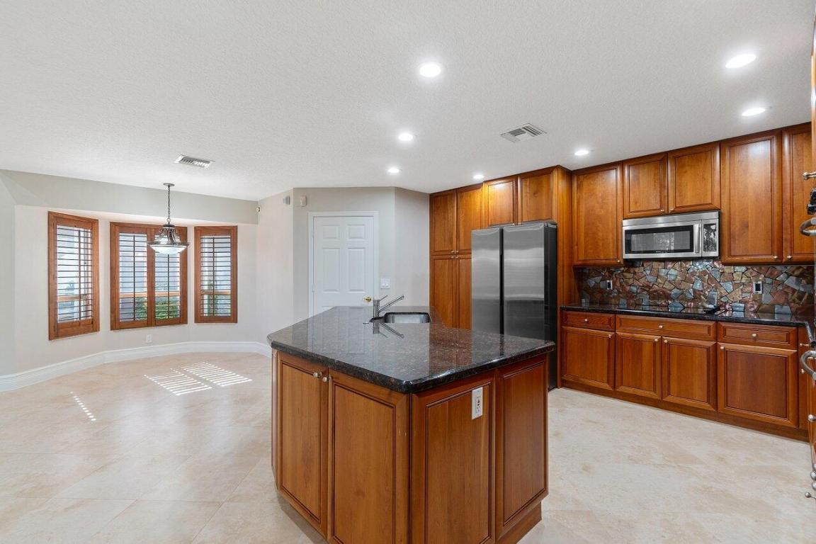 12199 Rockledge Circle