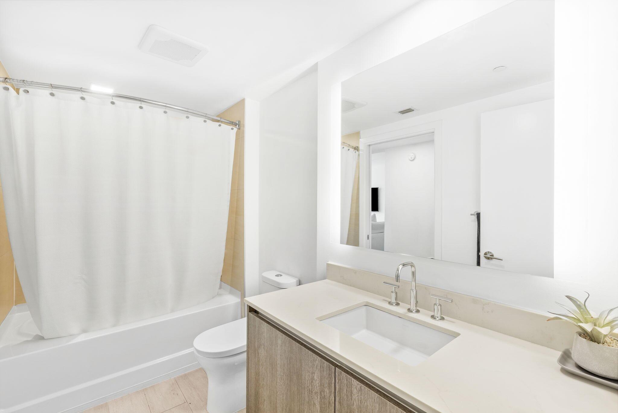 111 SE 1st Avenue Unit: Ph-509