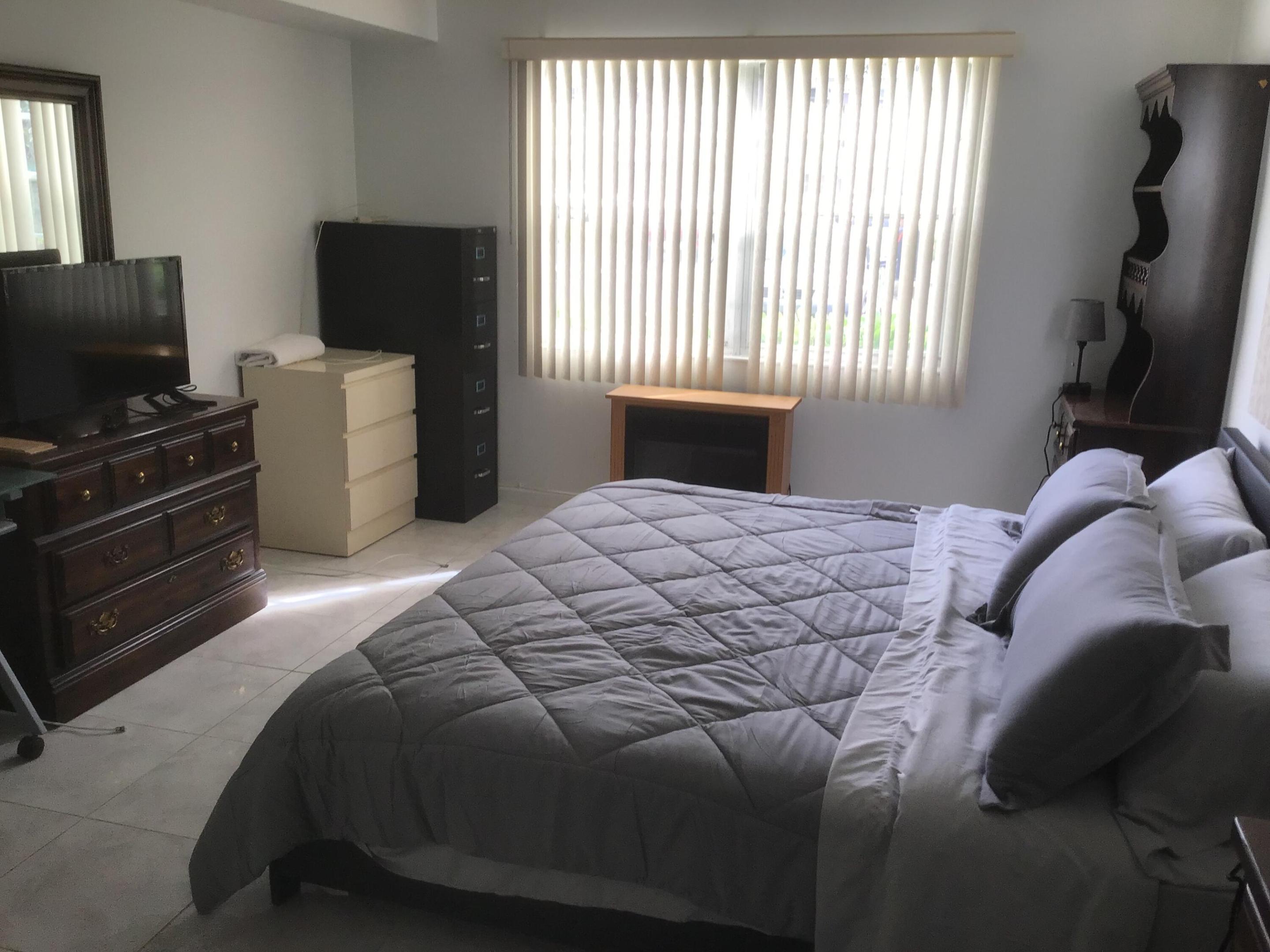 1036 Hythe B B, Boca Raton Unit: B