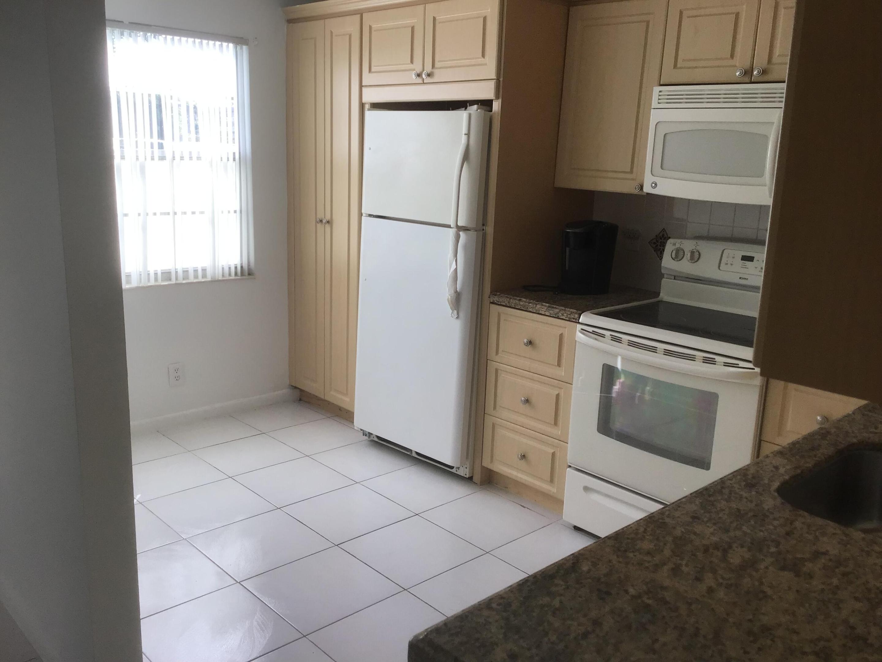 1036 Hythe B B, Boca Raton Unit: B