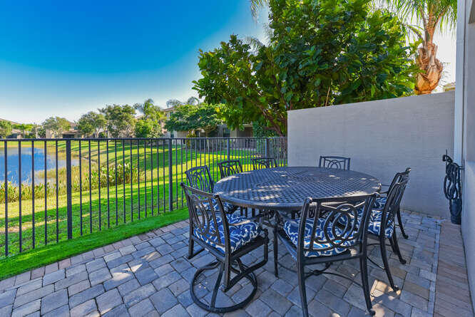 13822 Moss Agate Avenue