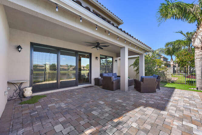 13822 Moss Agate Avenue