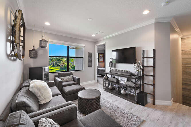 13822 Moss Agate Avenue