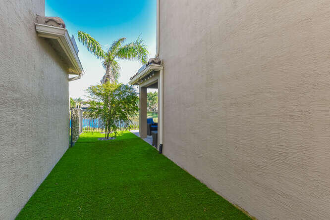 13822 Moss Agate Avenue