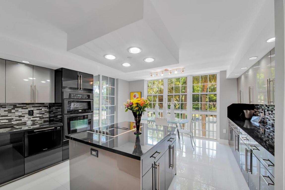 17047 Boca Club Boulevard 162b, Boca Raton Unit: 162b