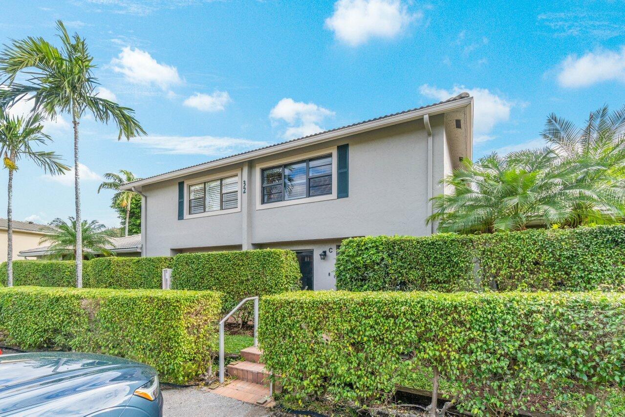 32 Stratford Lane Unit: C