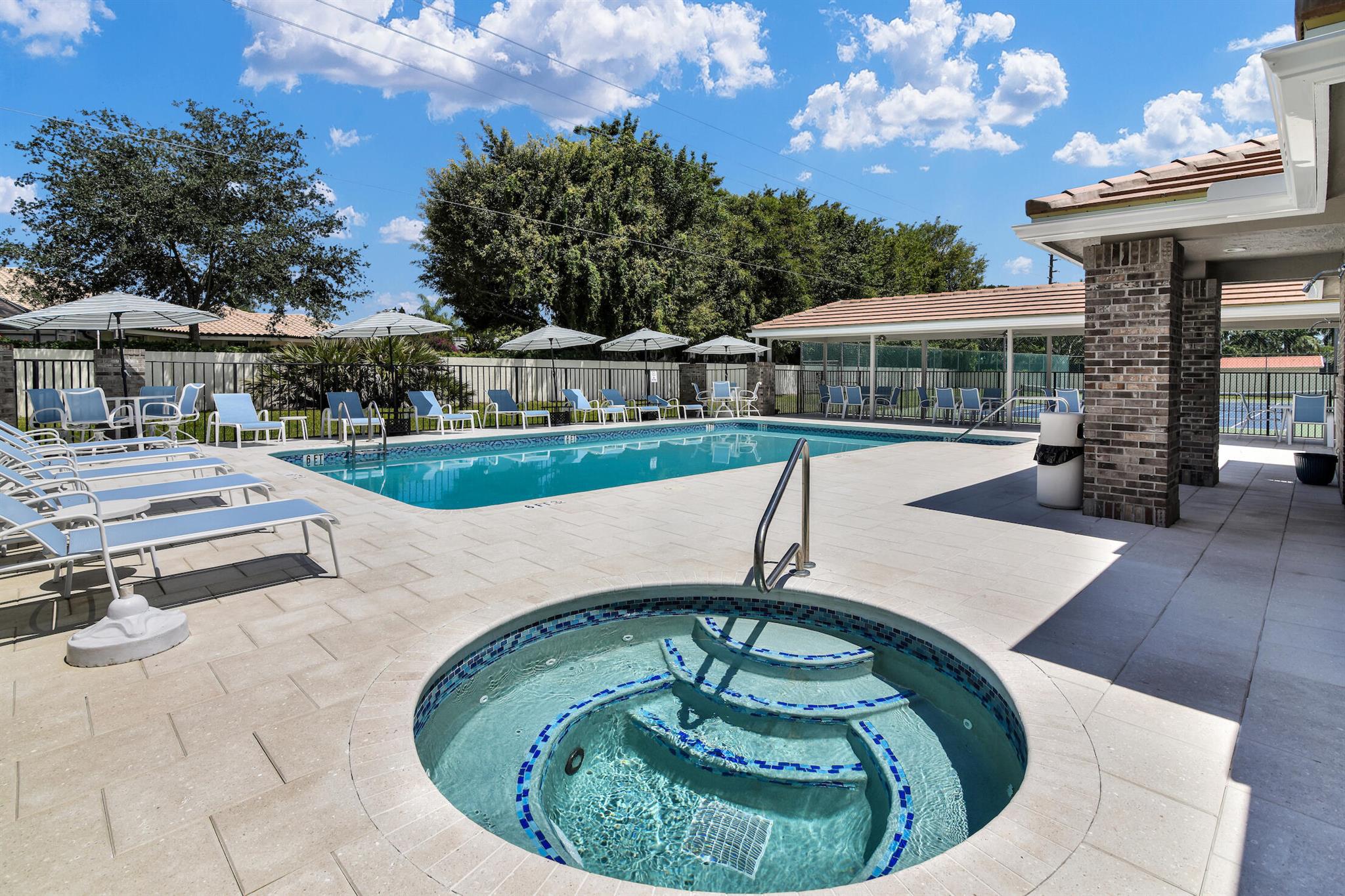 475 Sherwood Forest Drive