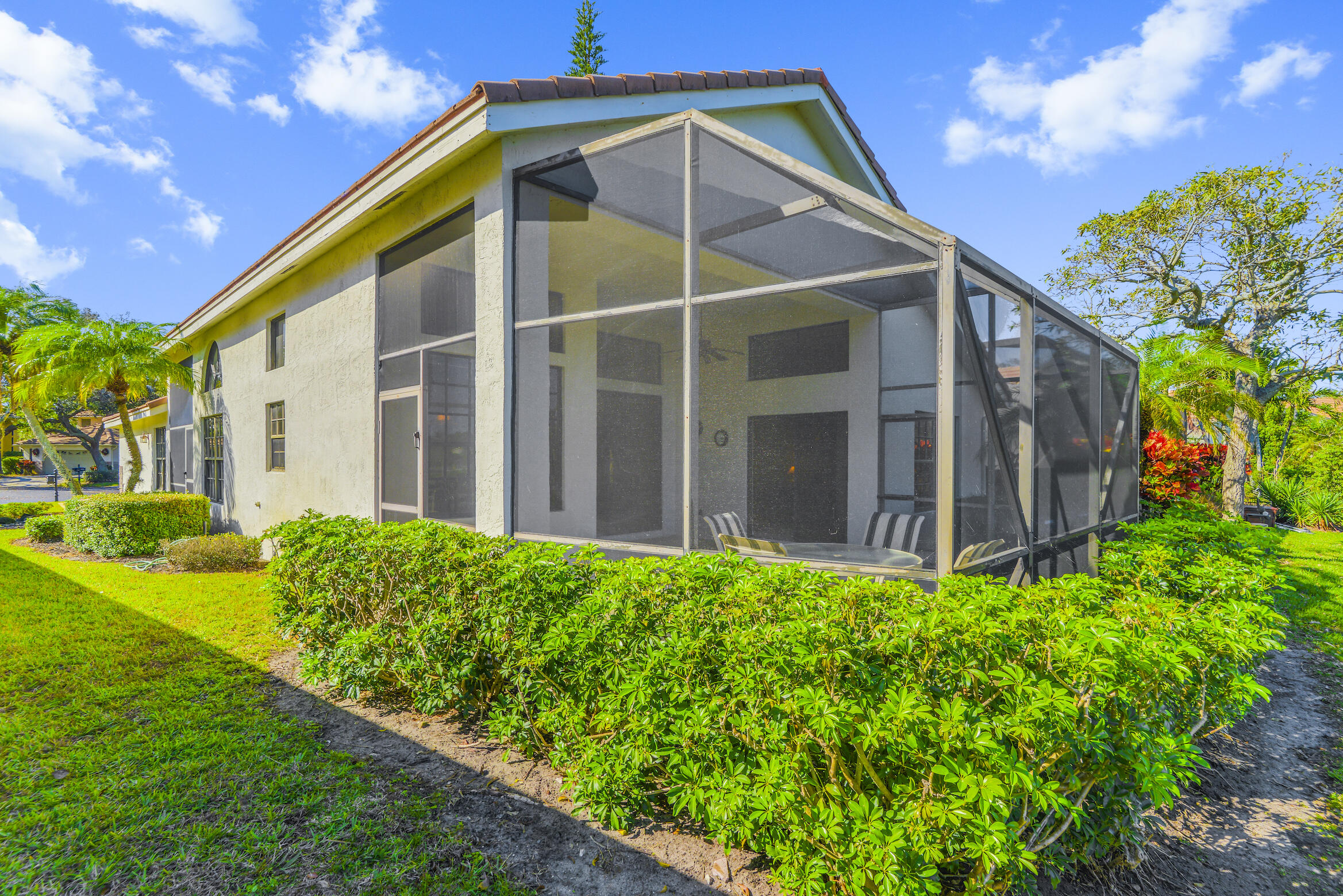 475 Sherwood Forest Drive