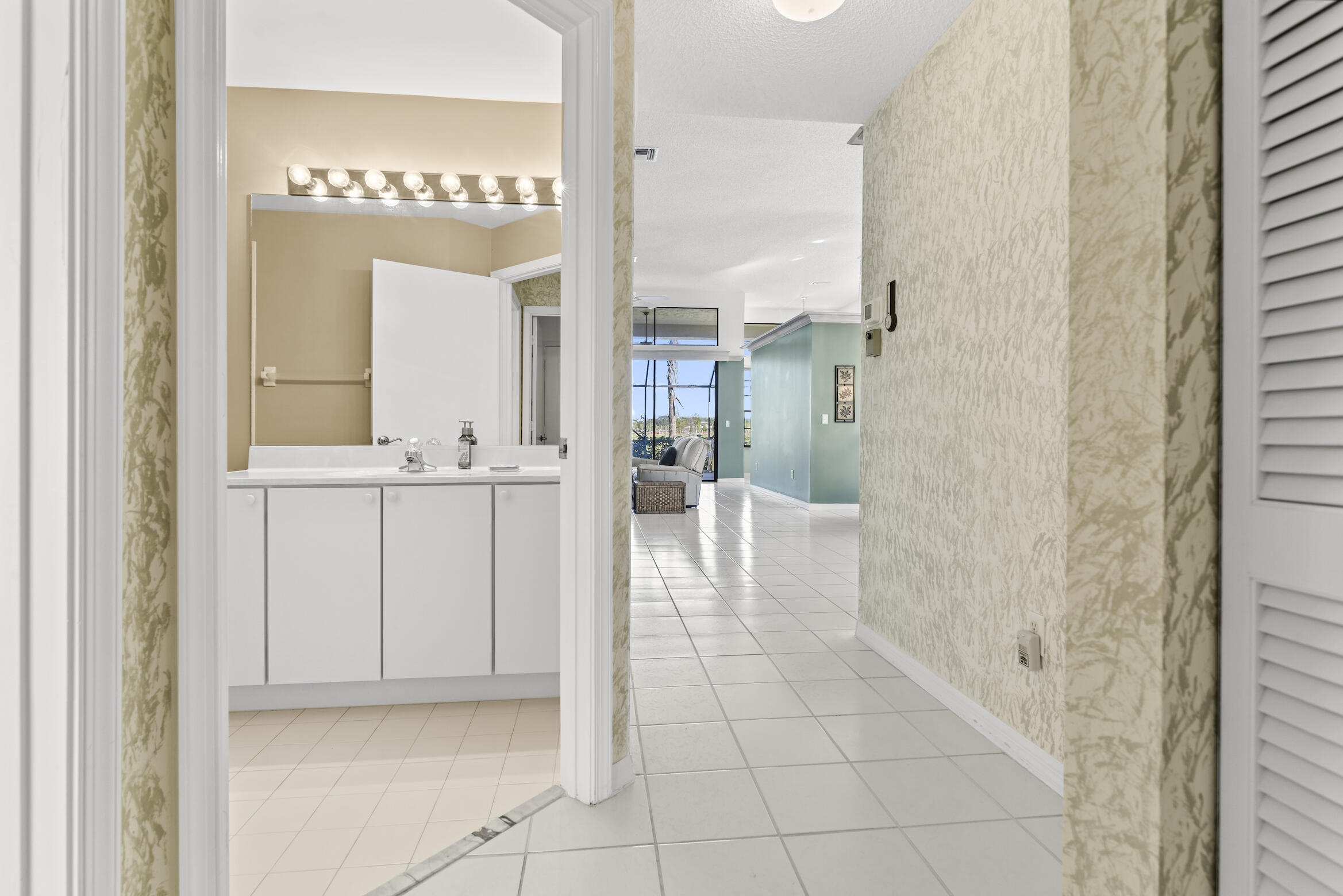 475 Sherwood Forest Drive