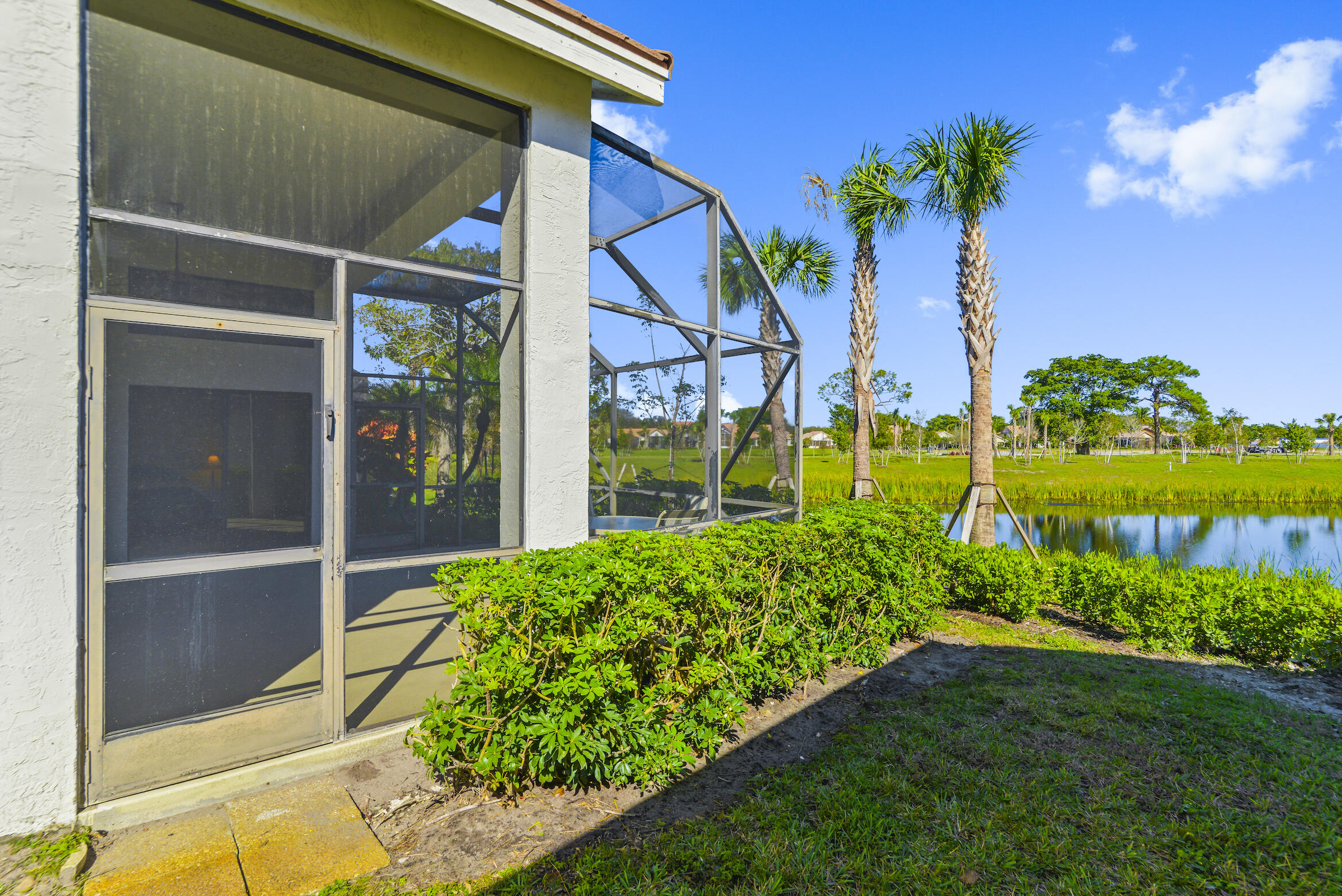 475 Sherwood Forest Drive