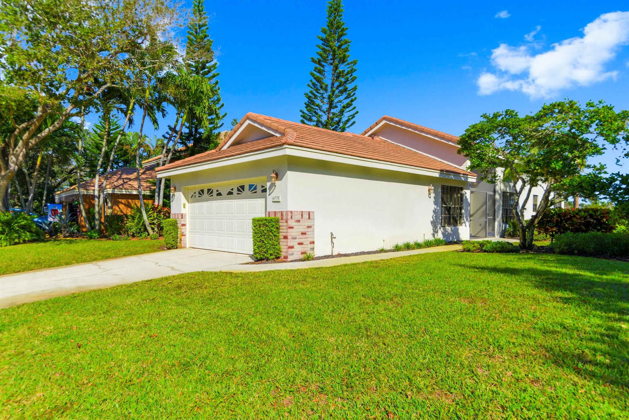 475 Sherwood Forest Drive