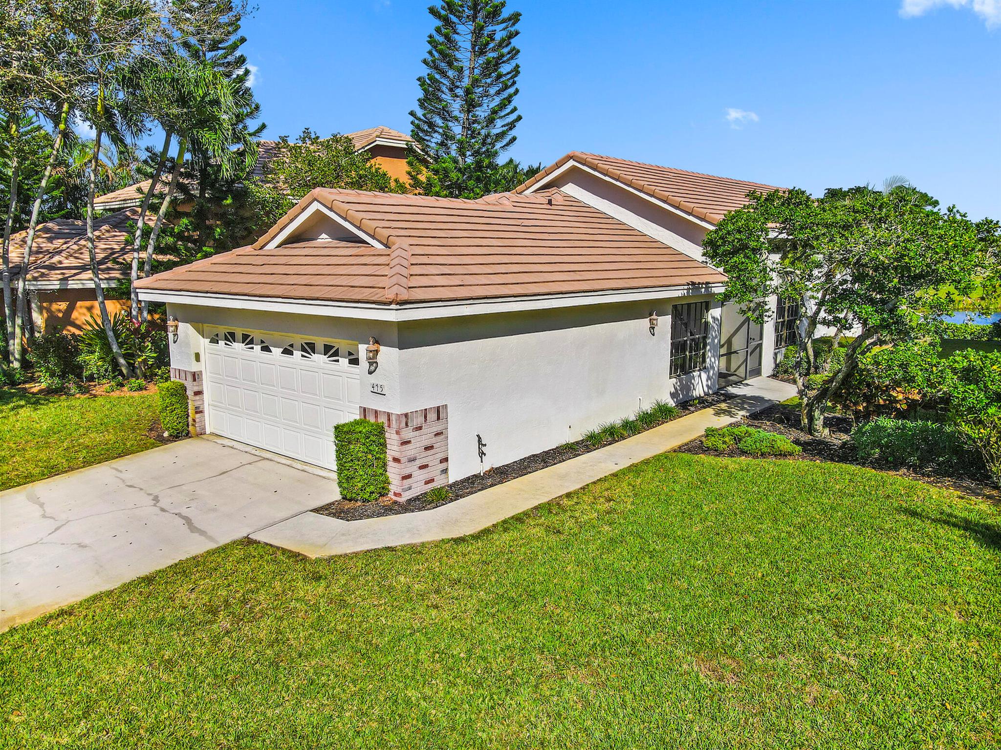 475 Sherwood Forest Drive