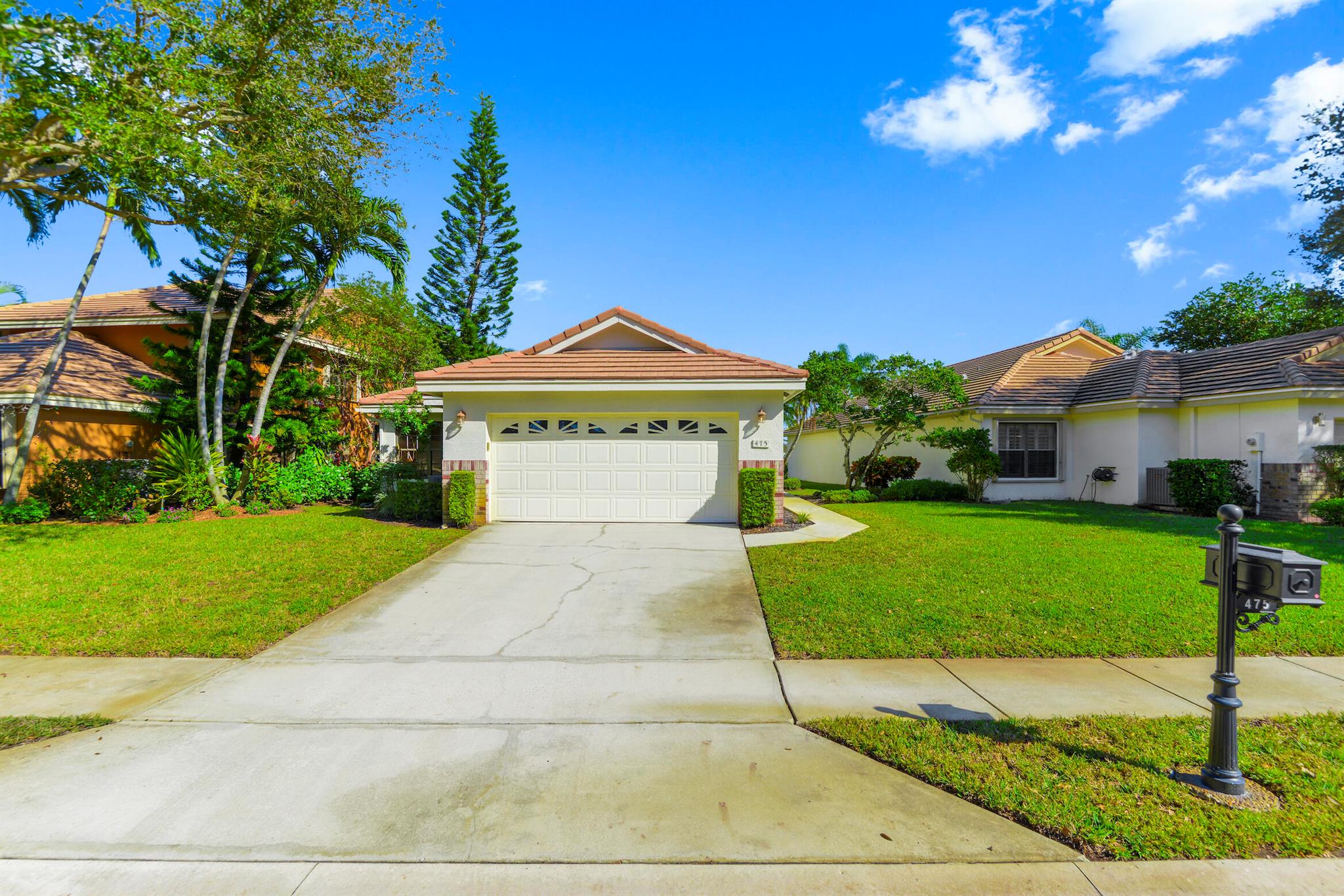 475 Sherwood Forest Drive