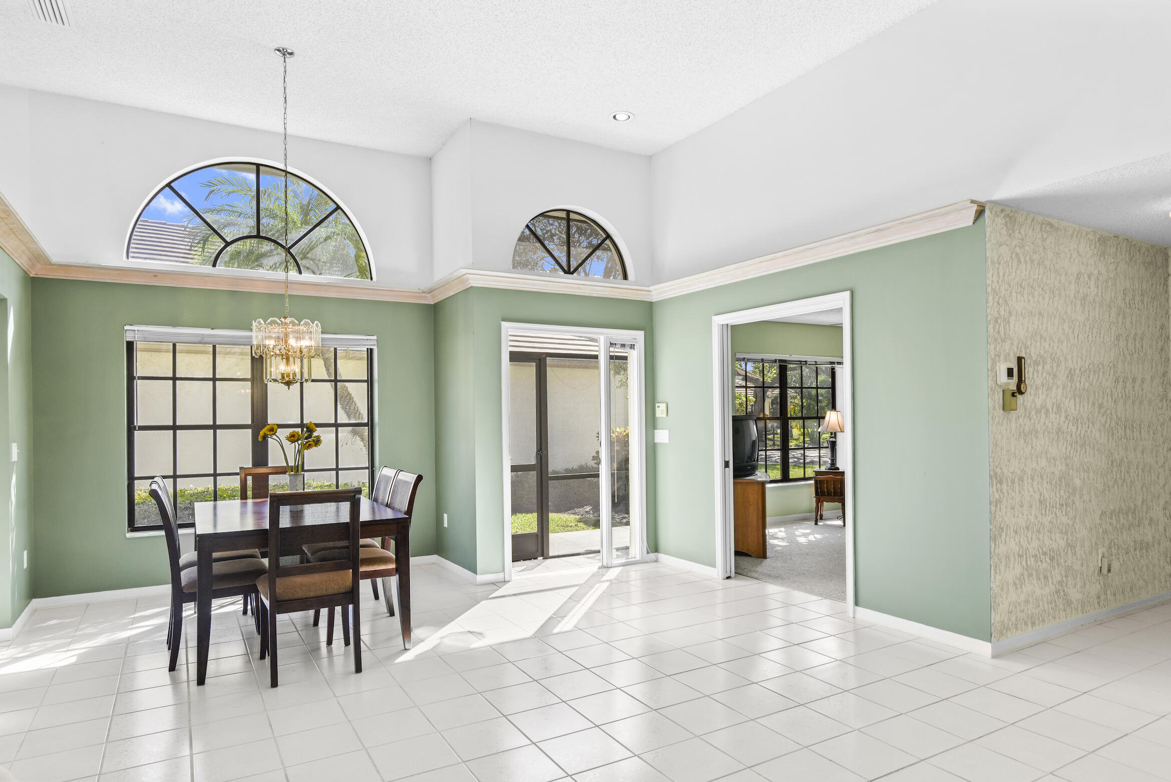 475 Sherwood Forest Drive