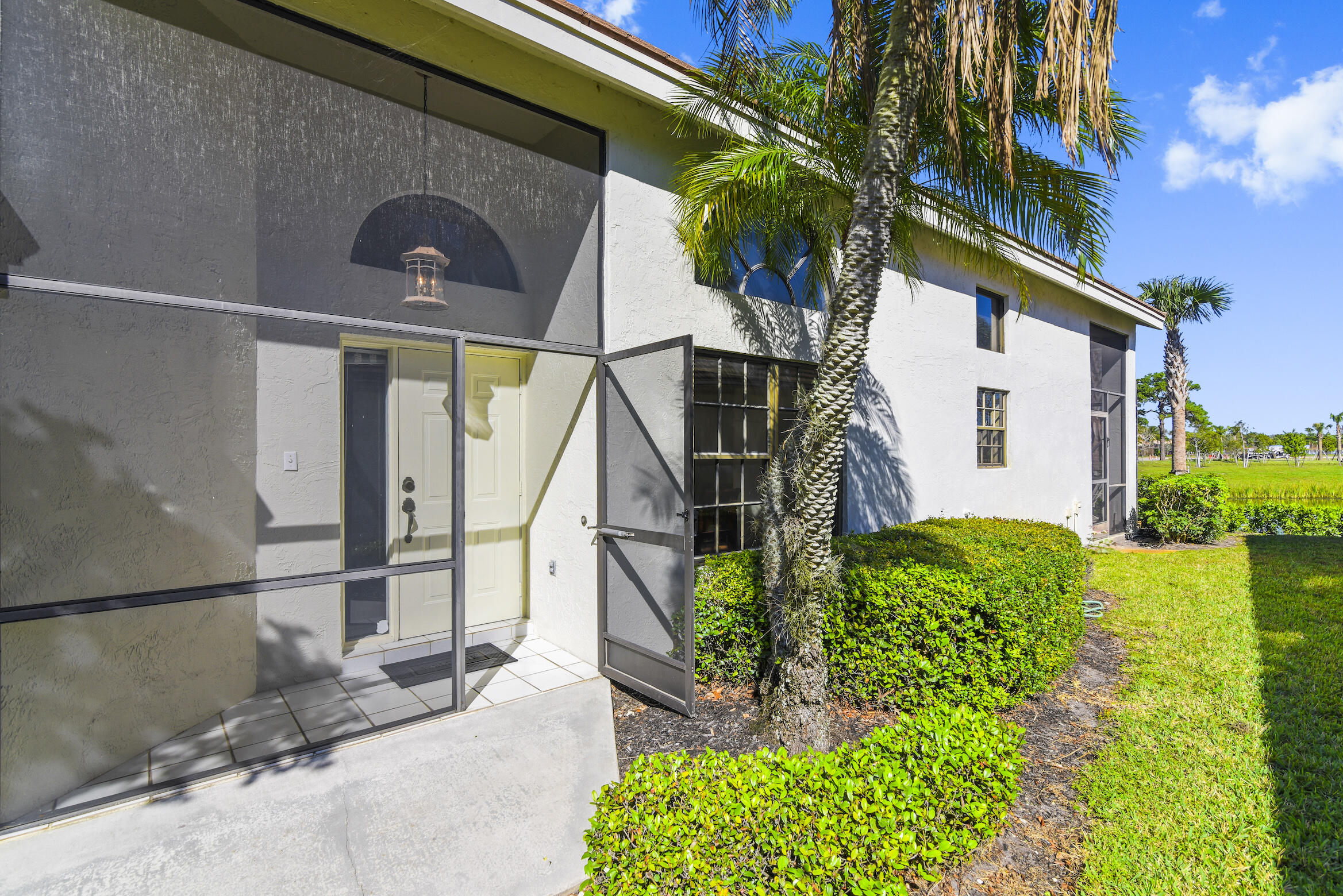 475 Sherwood Forest Drive