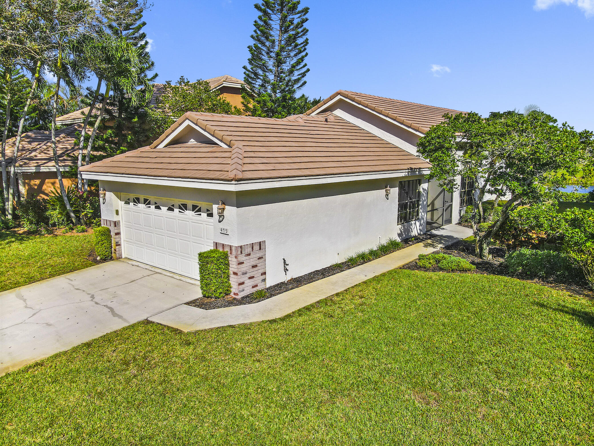 475 Sherwood Forest Drive