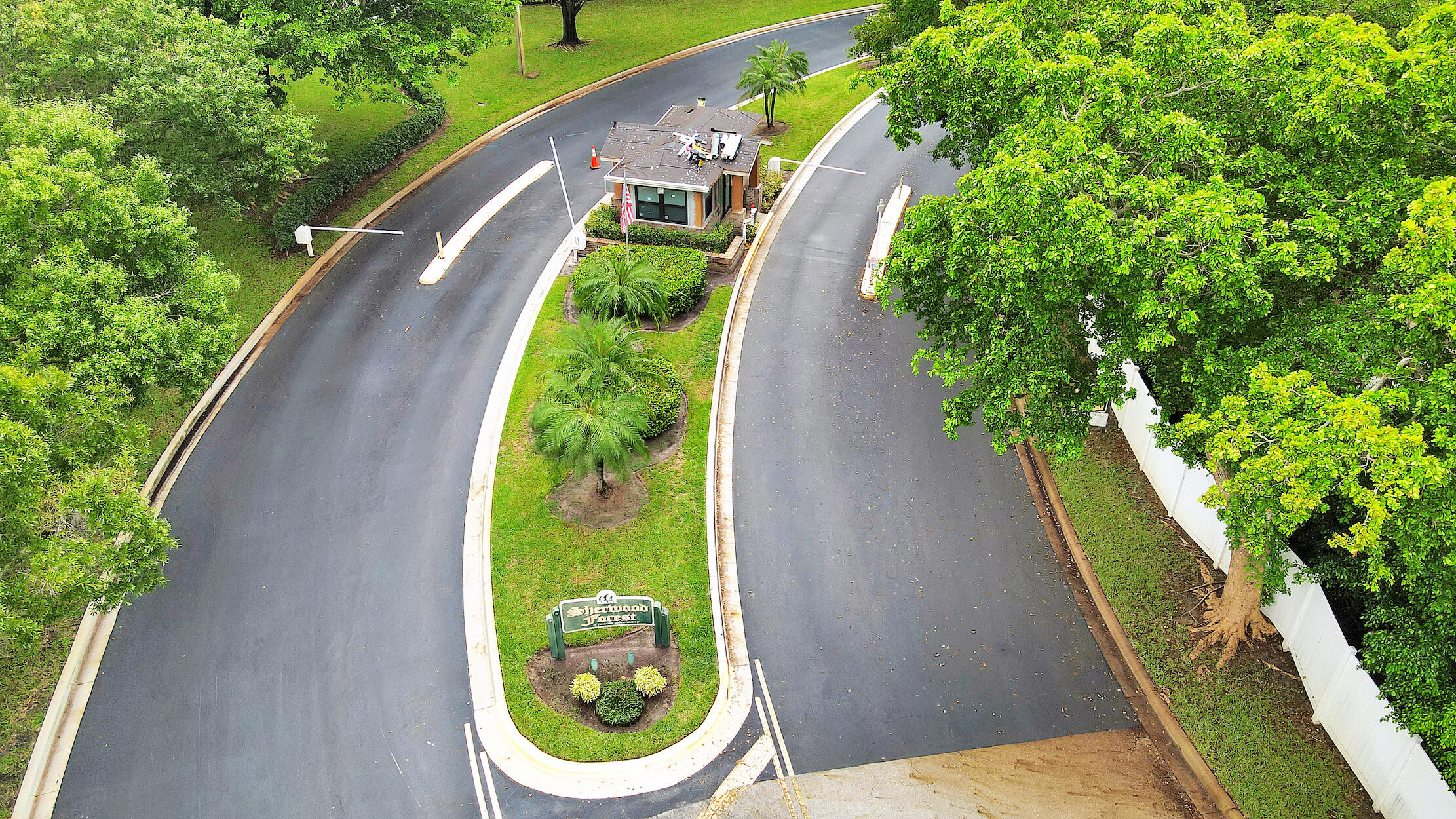 475 Sherwood Forest Drive