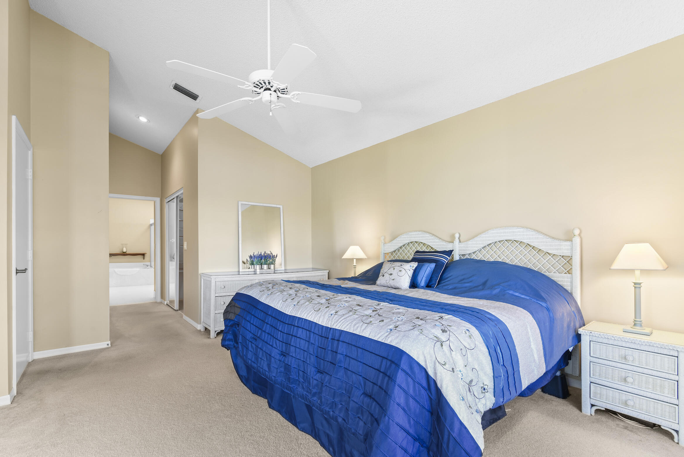 475 Sherwood Forest Drive