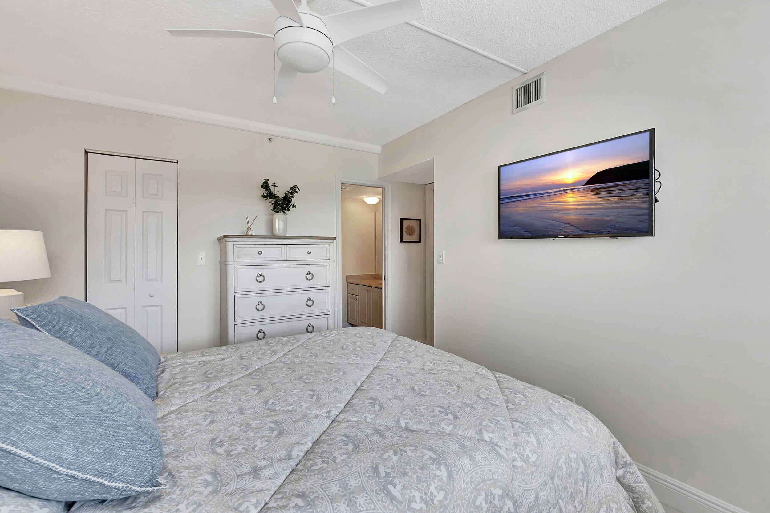 3300 S Ocean Boulevard Unit: 1019-C