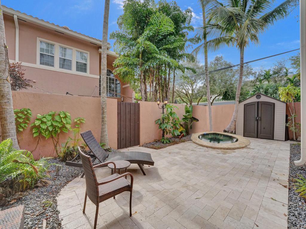 200 NE 14th Avenue Unit: 8