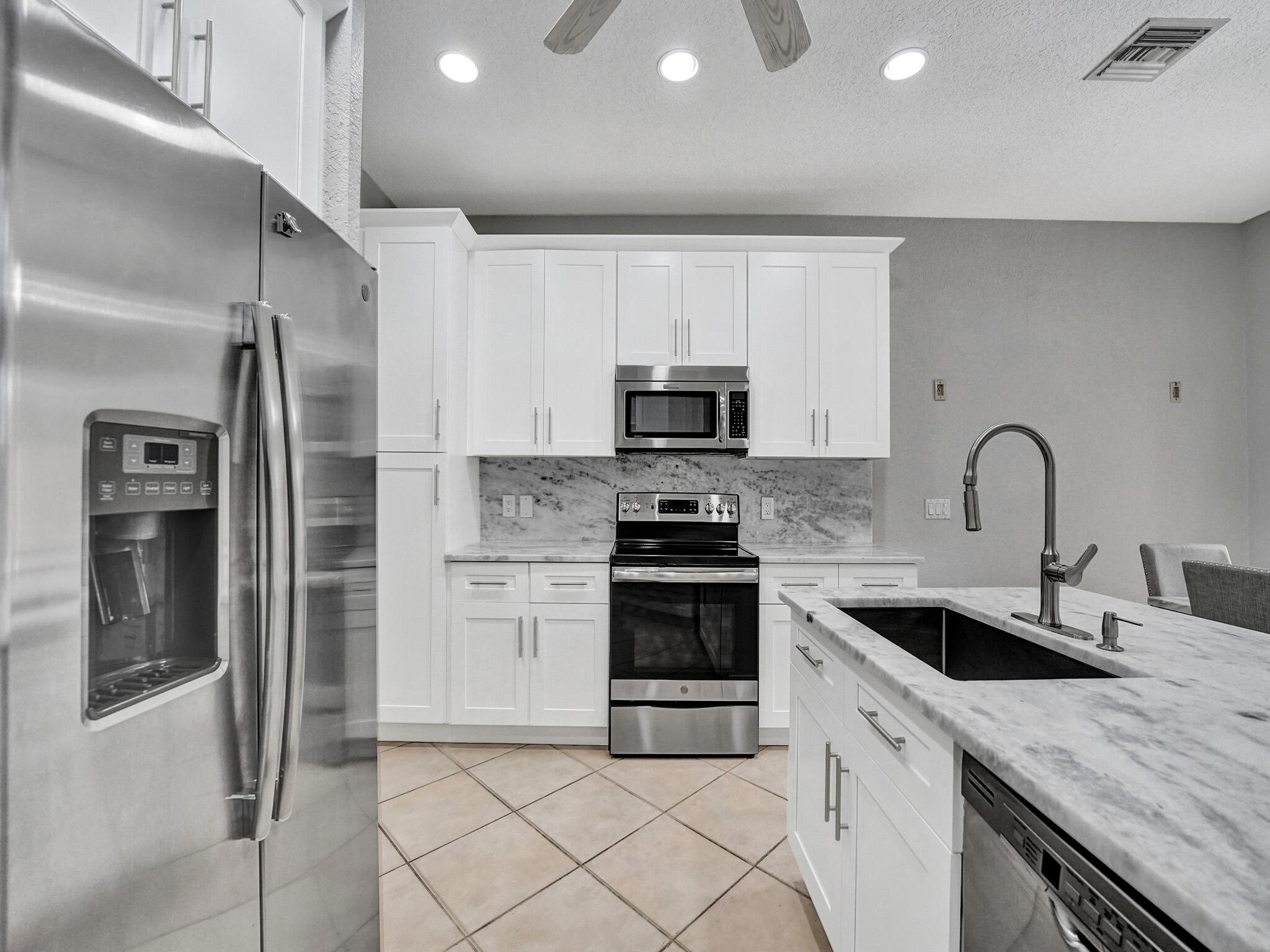 200 NE 14th Avenue Unit: 8