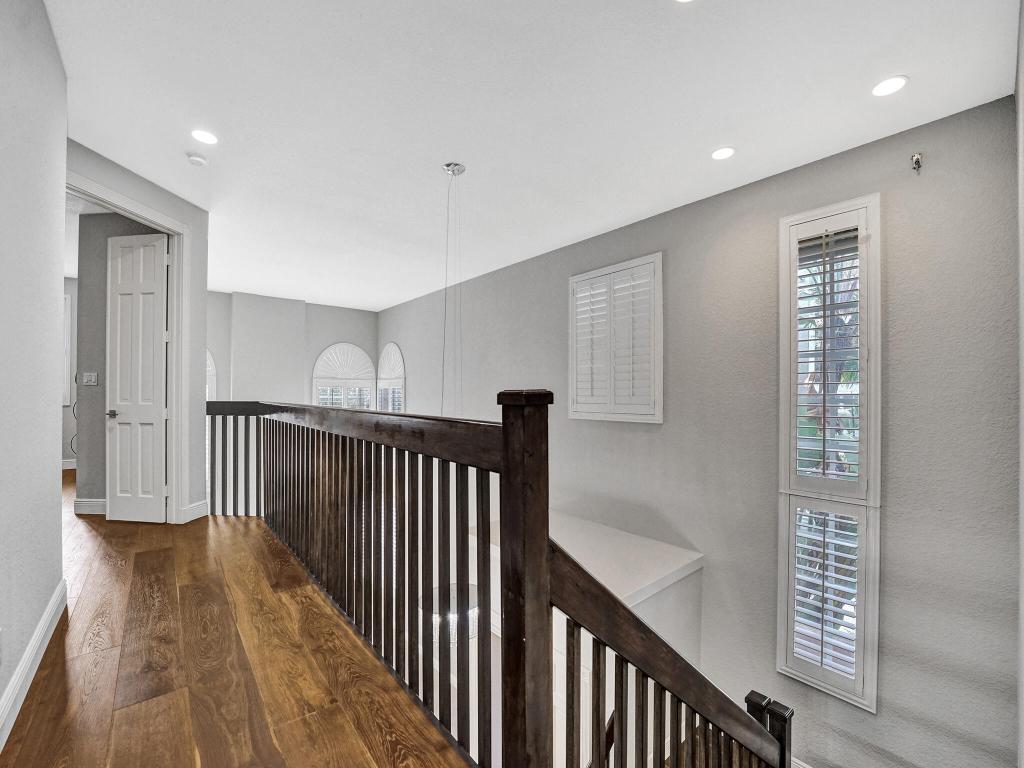 200 NE 14th Avenue Unit: 8