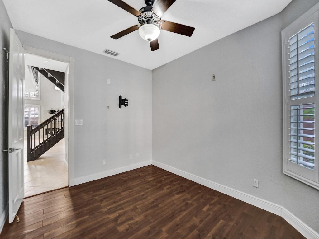 200 NE 14th Avenue Unit: 8