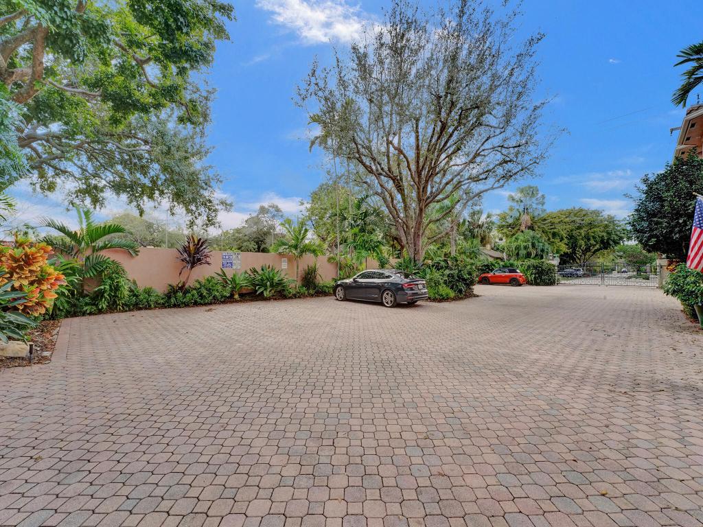 200 NE 14th Avenue Unit: 8